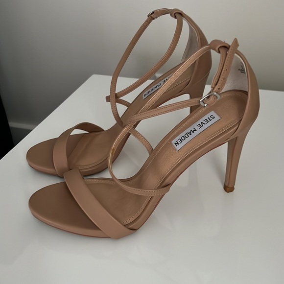 Steve Madden beige strapped heels - Picture 2 of 4